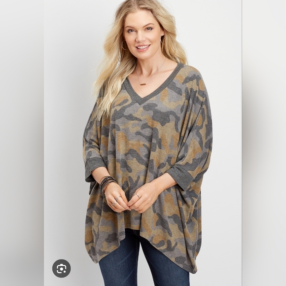 Maurices Gray and Green V-Neck Sweater - Picture 1 of 4